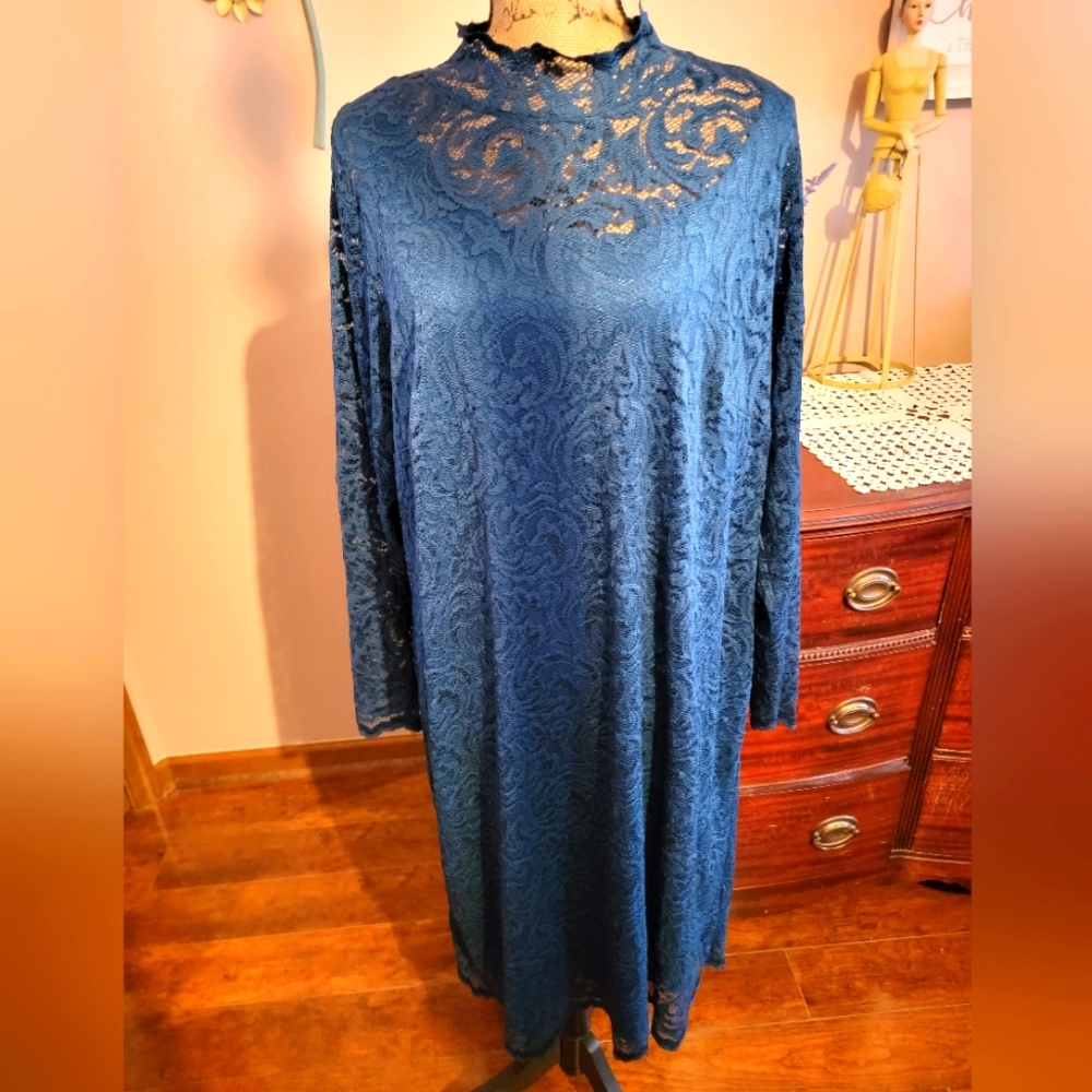Isaac Mizhari LIVE Emerald Green  Lace Overlay Midi Dress